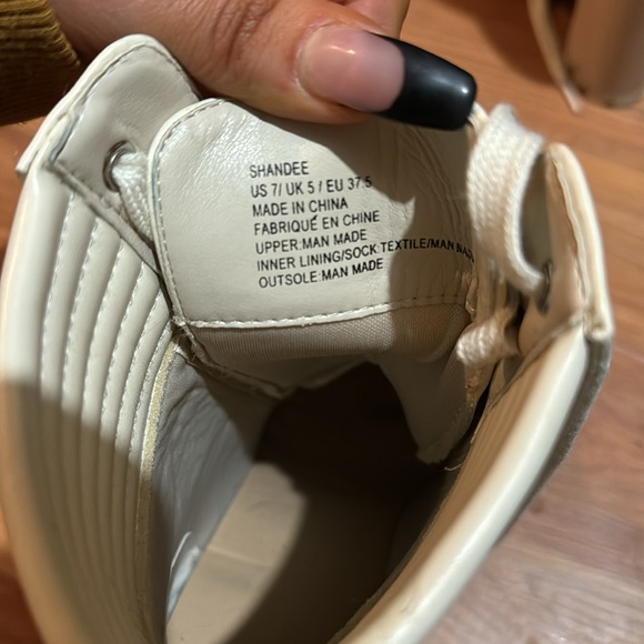 Brand new never worn heeled boots - Picture 5 of 5